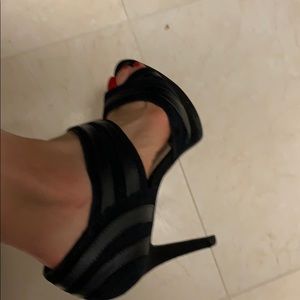 Gianni Bini black shoes